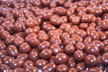 Picture of Milk Choc Peanuts in 1kg bag